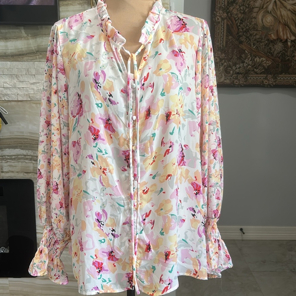Floral Ruffle Blouse - Multicolor‎ Size L - Picture 3 of 10